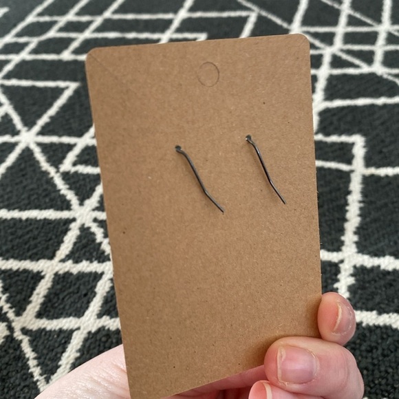 Diamond shaped pendant silver metal earrings - Picture 3 of 5